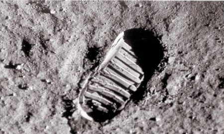 La NASA desecreta i dialoghi lunari di Armstrong
