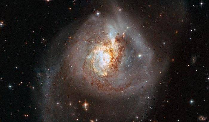 Una galassia ‘vissuta’ per Hubble