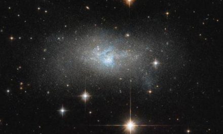 Una galassia in blu per Hubble
