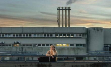 Elisa Fuksas: “Vi presento chi sente di comunicare con gli alieni”