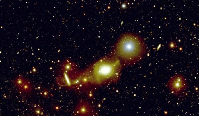 Elegante e vorace: svelati i dettagli di una galassia ellittica