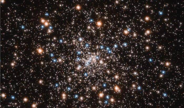 Hubble, un ammasso globulare da 13,4 miliardi di anni