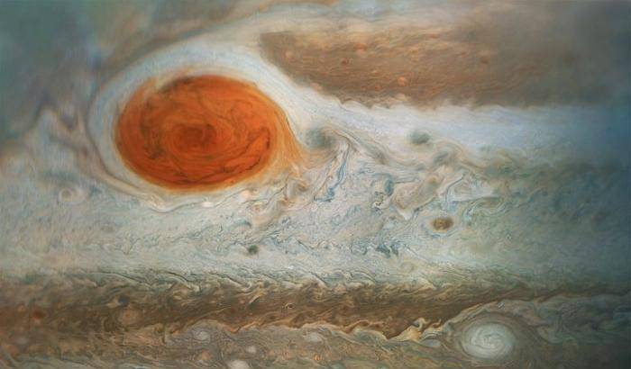 Juno, zoom sulla Grande Macchia Rossa