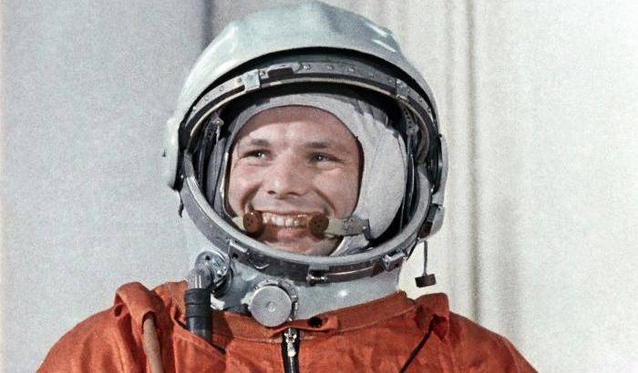 A 50 anni dalla sua scomparsa l'ufficiale dell'Aeronautica sovietica resta ancora un'icona mondiale