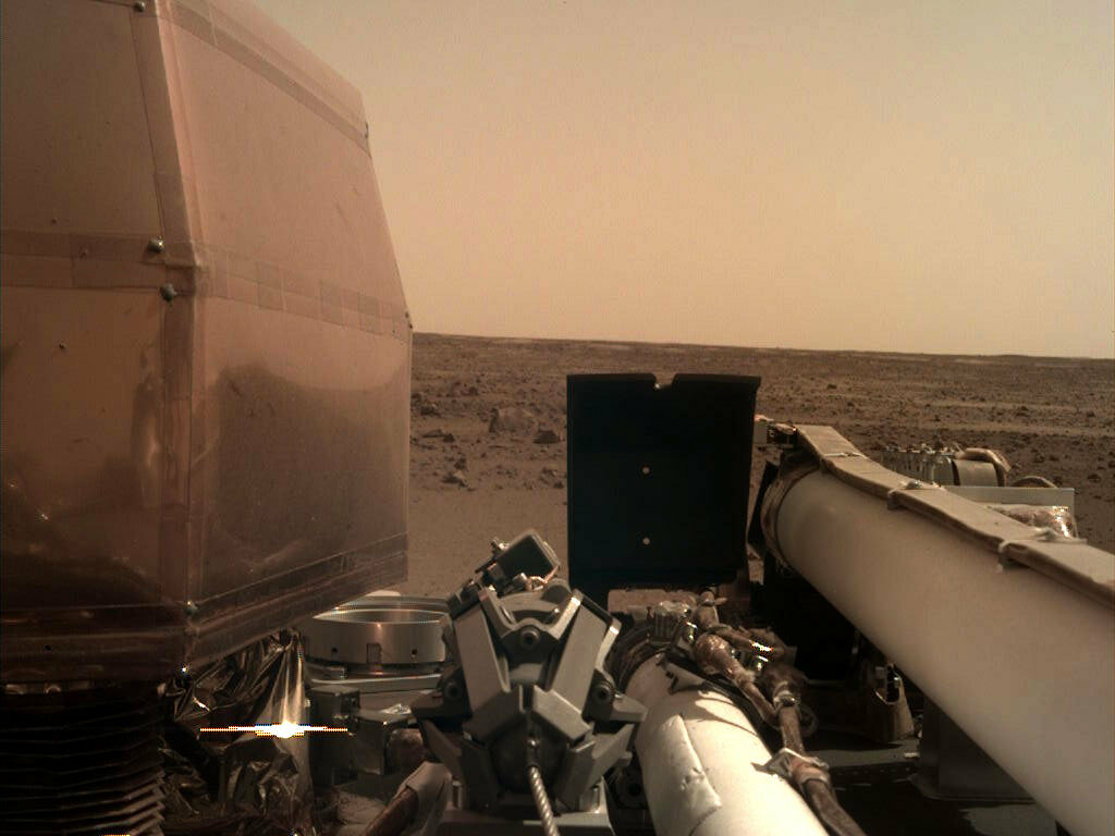 Mars Insight sul suolo marziano