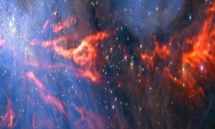Filamenti rosso-fuoco nella Nebulosa di Orione