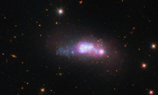 Galassia dal cuore blu per Hubble