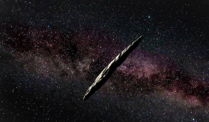 La frenetica danza di ʻOumuamua