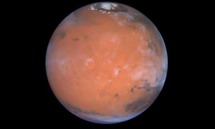 Tracce d’acqua vicino all’equatore di Marte