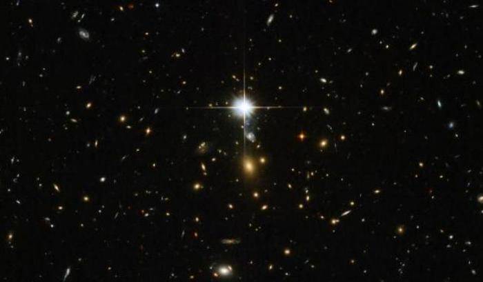 Un cluster massiccio per Hubble