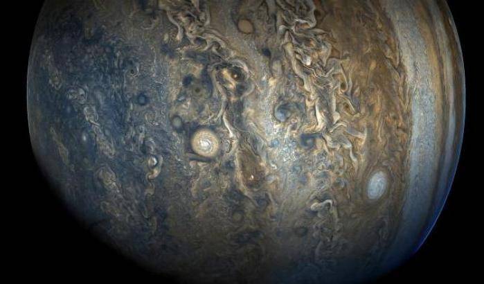 Un filo di perle sul volto di Giove