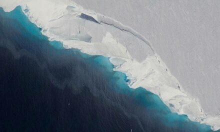Emergenza Antartide: enorme cavità sotto i ghiacci