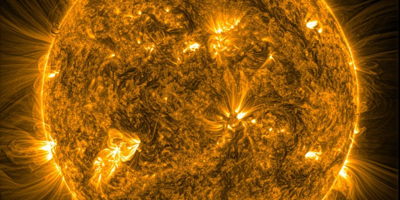 Onde magnetiche dal cuore del Sole