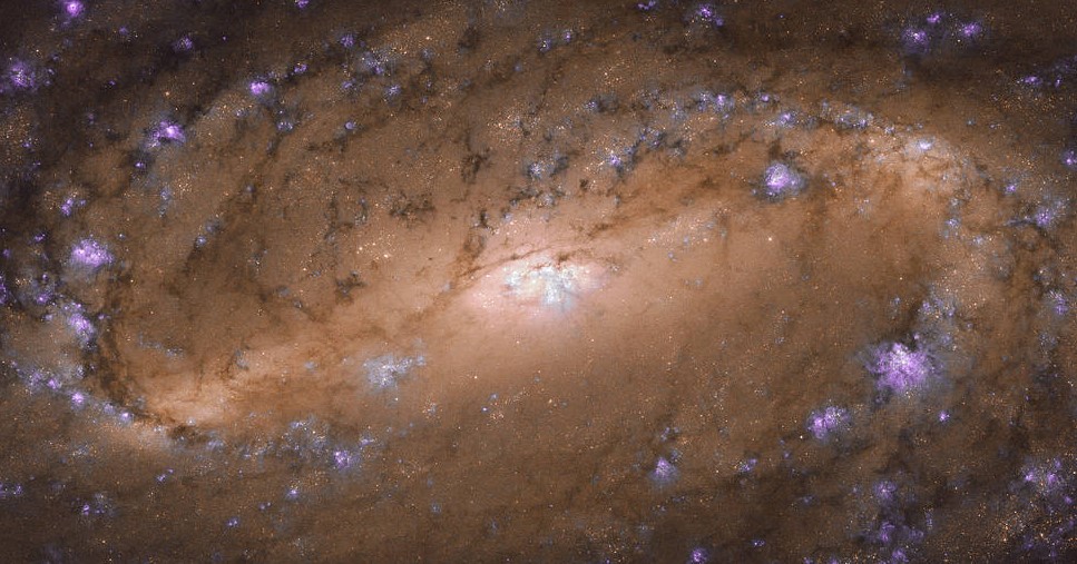 Una galassia superstar per Hubble