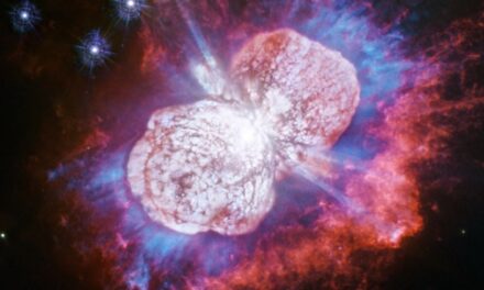 Fuochi artificiali stellari nel mirino di Hubble