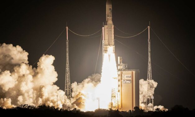 Ariane 5 torna a lanciare