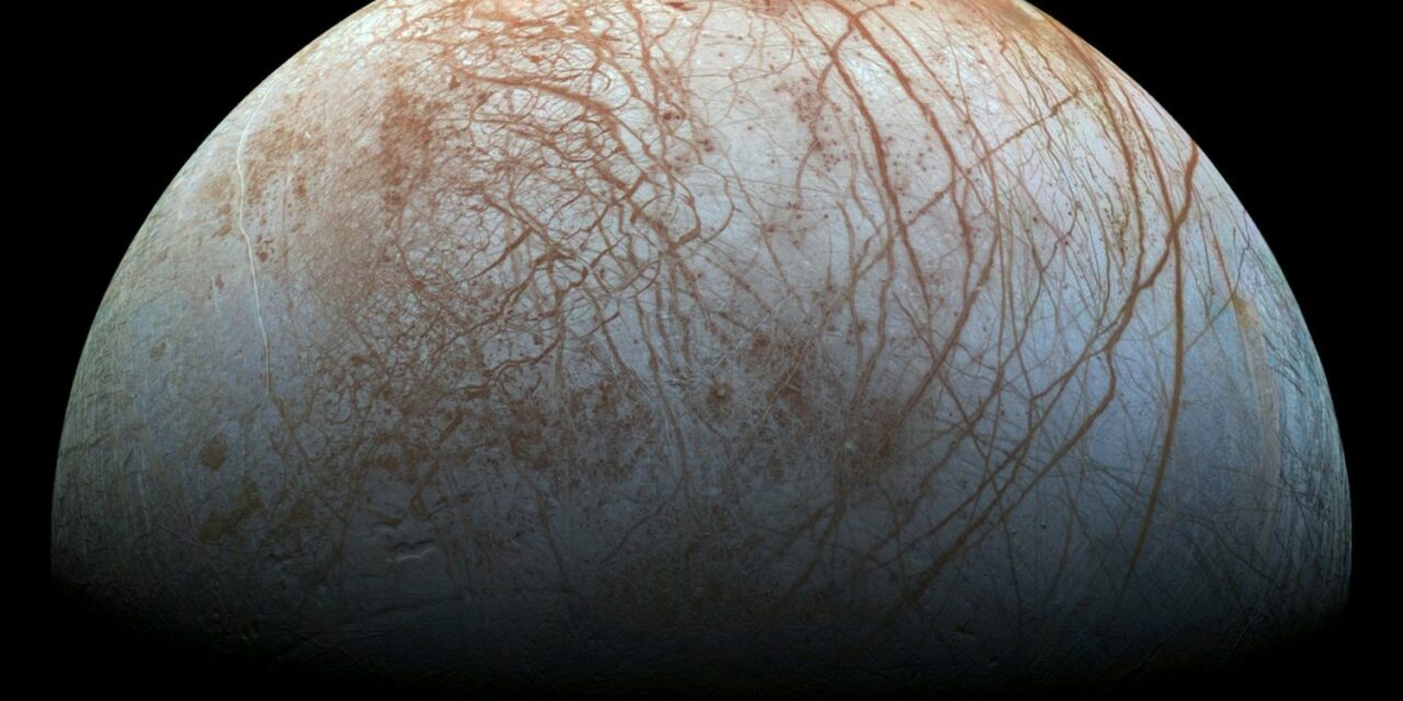 Europa, Galileo conferma la presenza di pennacchi