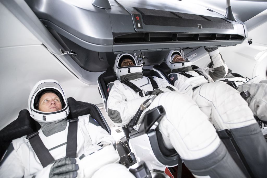 SpaceX verso la prima missione operativa. Boeing resta indietro