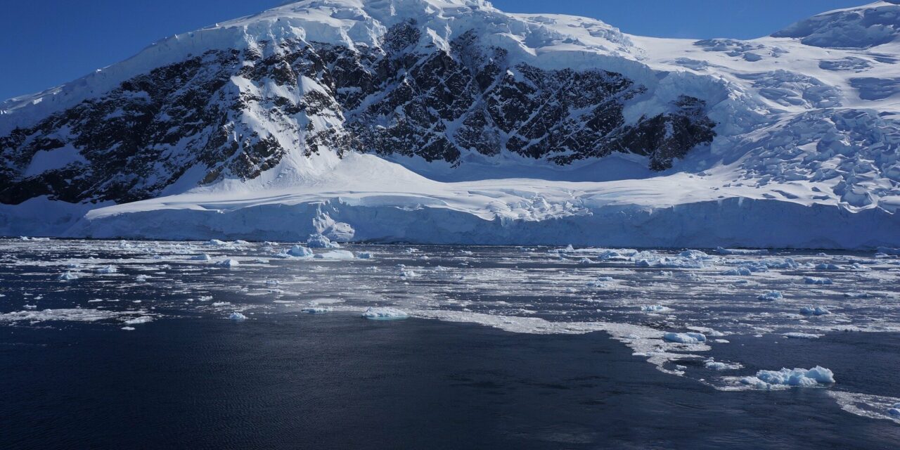 Due dei più importanti ghiacciai antartici vanno verso la disintegrazione
