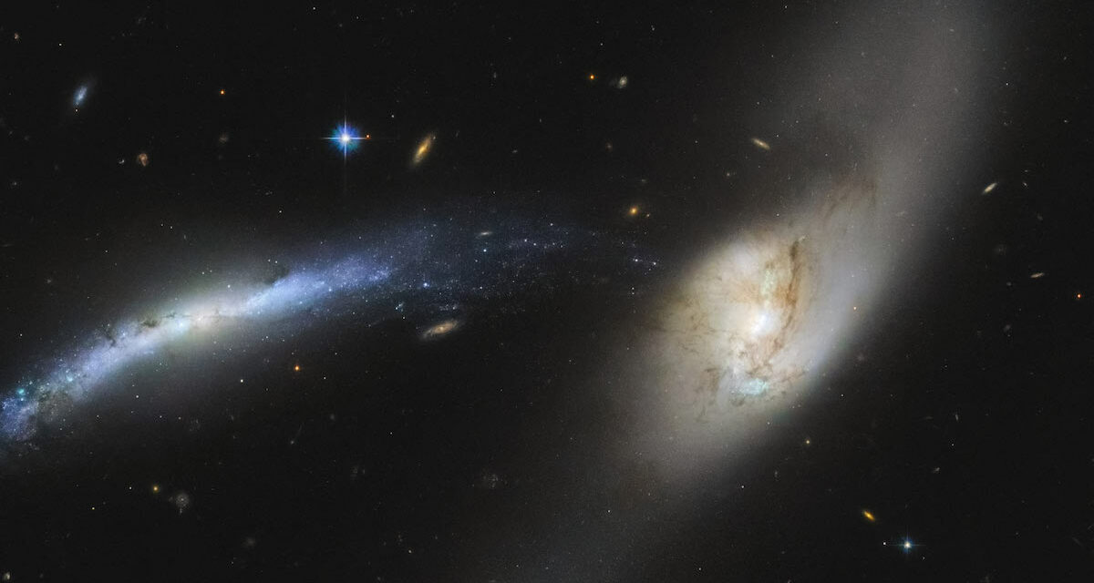 Fusione galattica nel mirino di Hubble