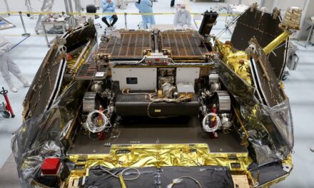Il rover di ExoMars si unisce alla piattaforma