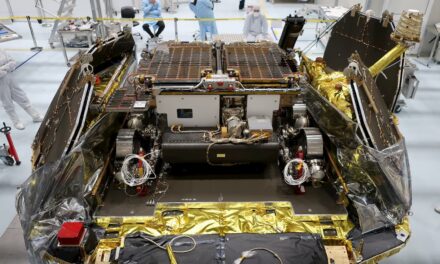 Il rover di ExoMars si unisce alla piattaforma