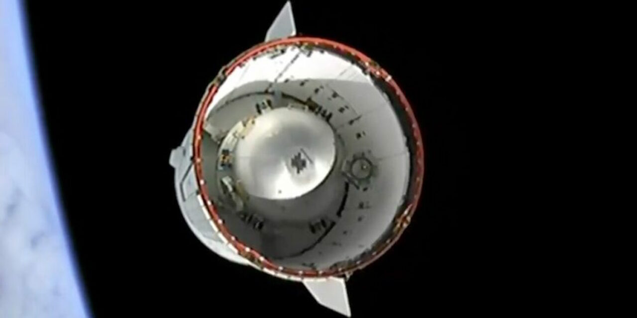 SpaceX raddoppia: due capsule Dragon in orbita bassa