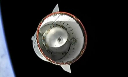 SpaceX raddoppia: due capsule Dragon in orbita bassa