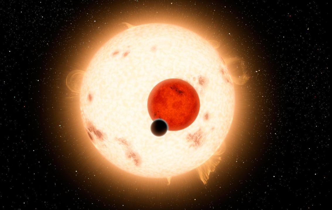 Un pianeta baciato da un ‘sole’ multiplo