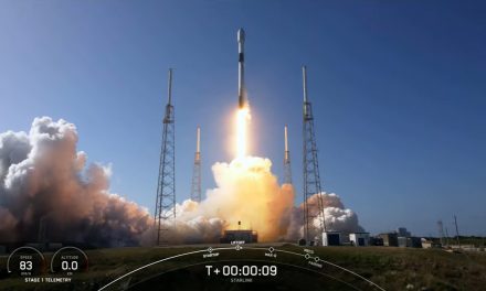 Falcon 9 atterra per la centesima volta