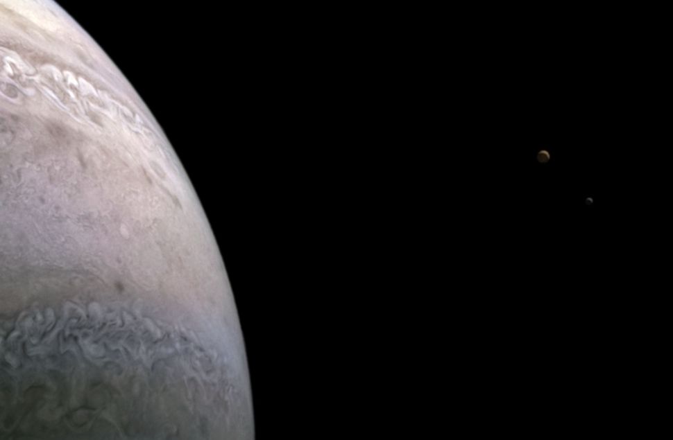 Io ed Europa in posa per Juno