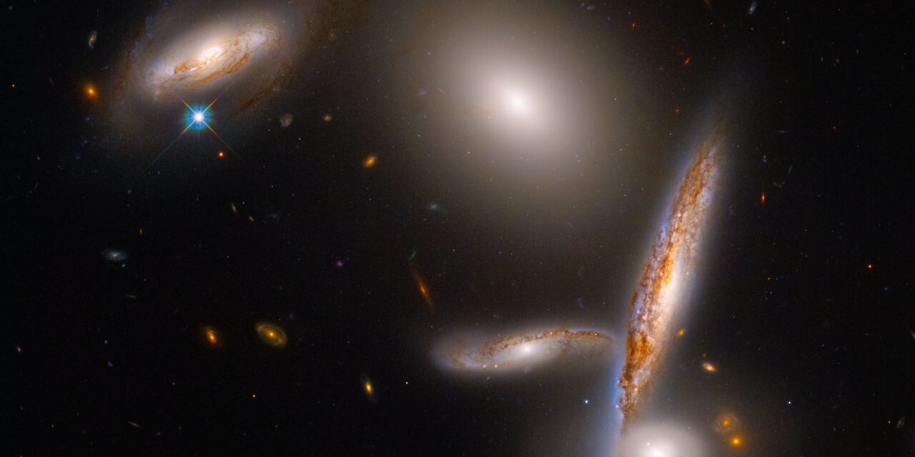 Quintetto galattico ritratto da Hubble