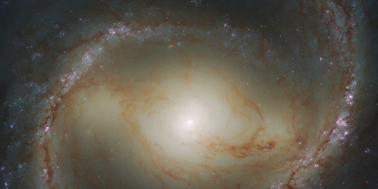 Hubble ritrae una magnifica galassia a spirale
