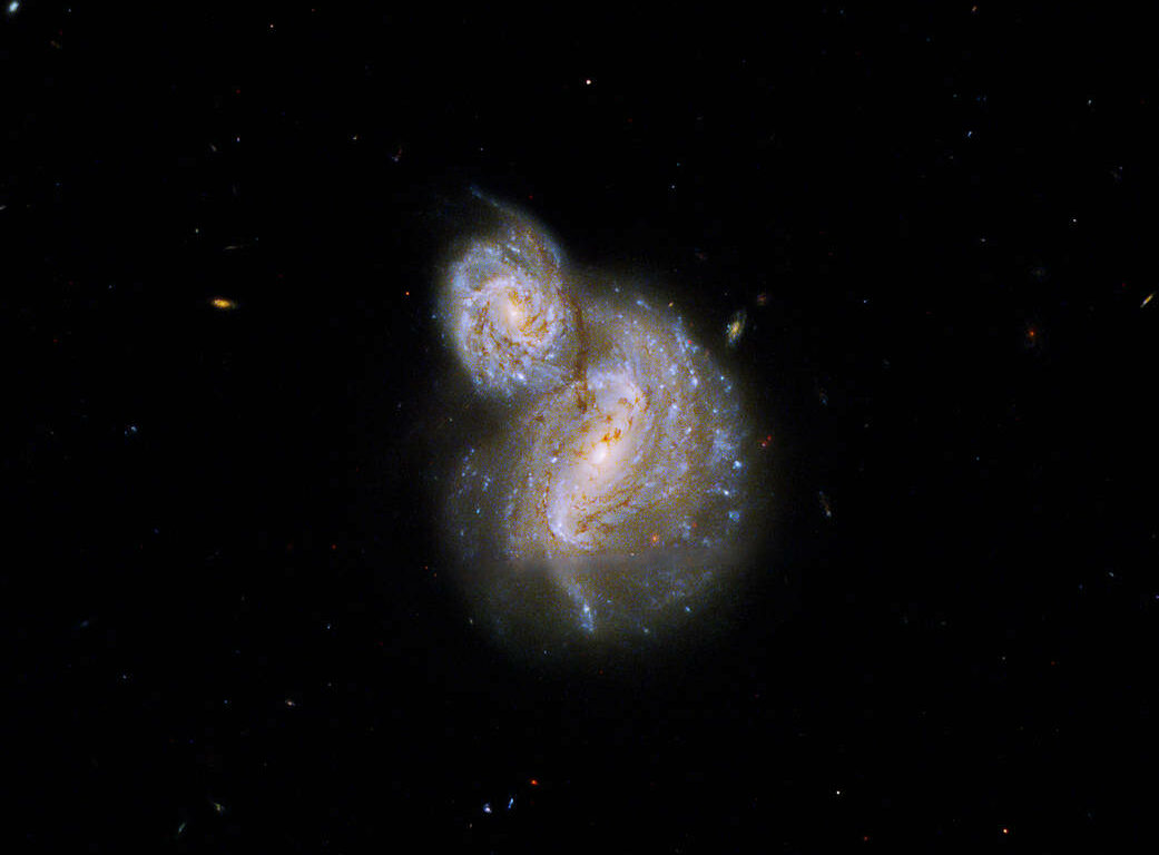 Hubble e la curiosa coppia di galassie