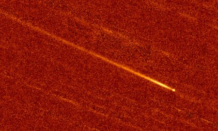 Una cometa sciolta dal Sole