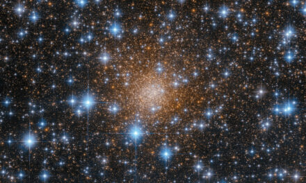 Un cluster scintillante nel mirino di Hubble