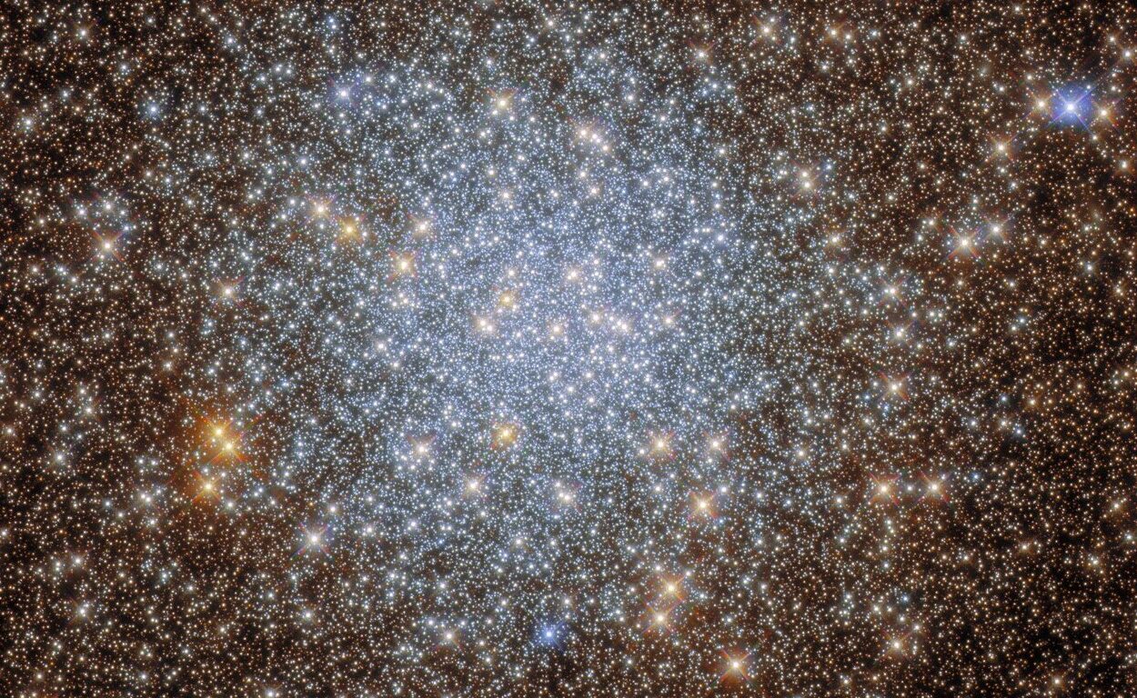 Un ammasso sfavillante per Hubble