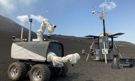 Il rover Interact conquista l’Etna