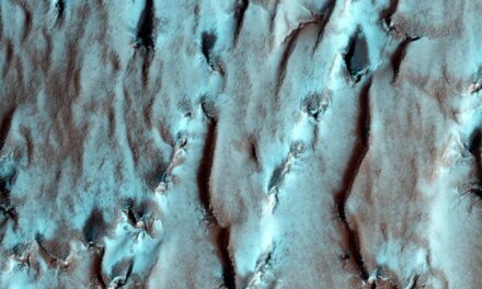 Riflessi su Marte. Effetti ottici o acqua liquida?