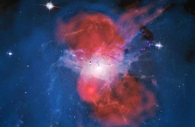 Energia da buco nero supermassiccio visto con “doppia lente”