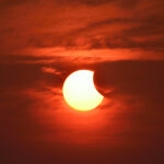 Oggi va in scena l’eclissi solare parziale