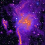 Lofar ‘fotografa’ il gigantesco bagliore radio attorno a un ammasso di galassie