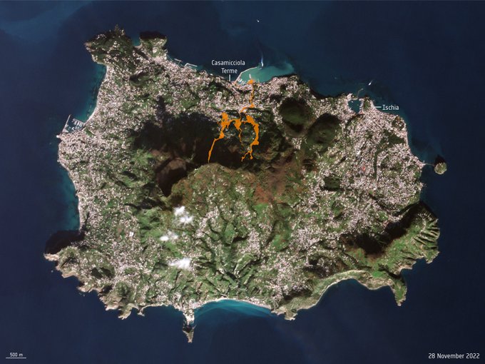 La frana di Ischia vista dallo spazio