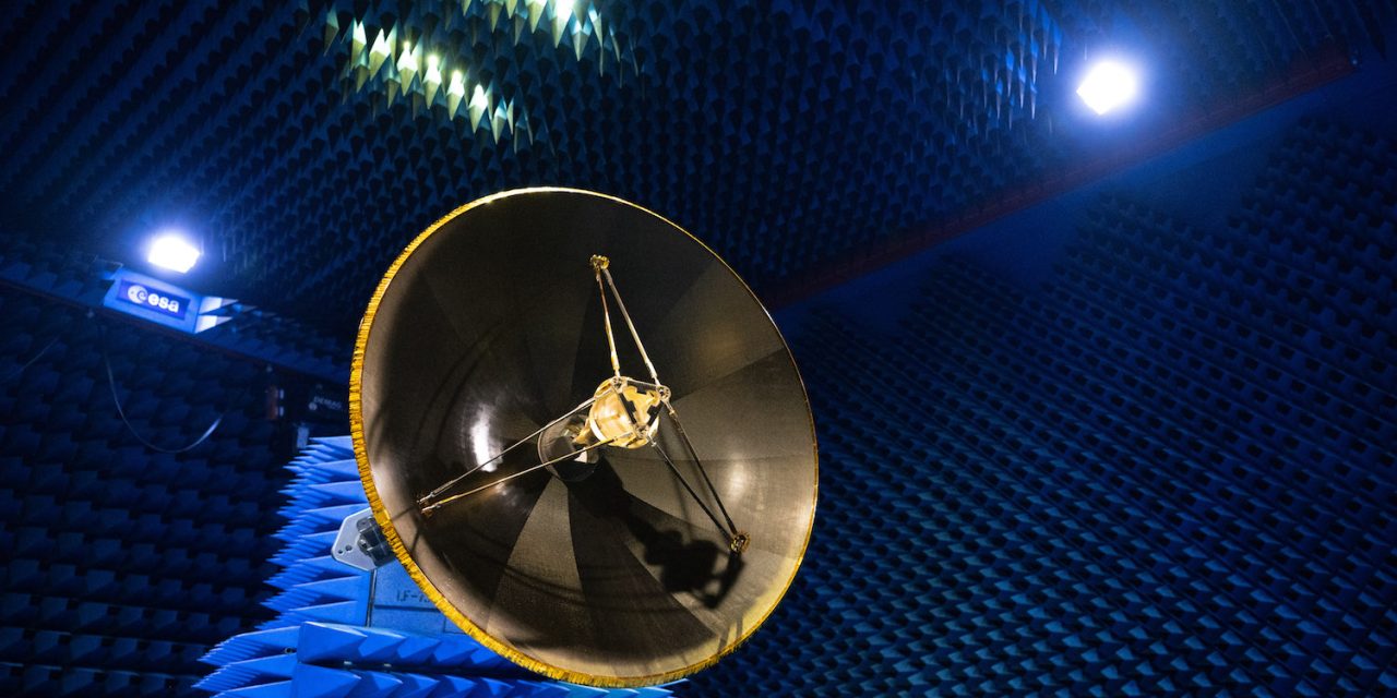 Test per l’antenna della missione Hera