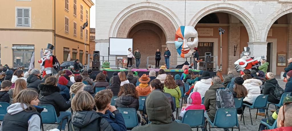 Al Carnevale di Fano sfila lo spazio