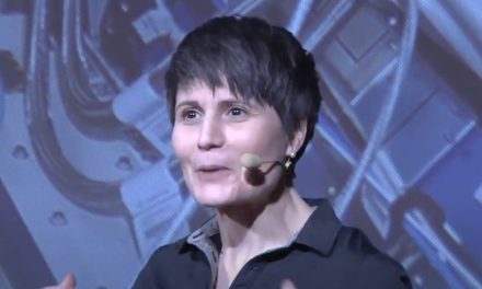 AstroSamantha porta gli studenti verso lo spazio