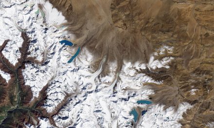 Himalaya, nell’acqua dei laghi il destino del ghiaccio