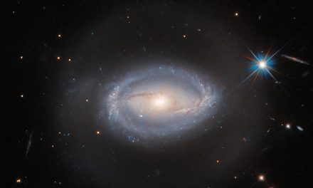 Una matriosca negli occhi di Hubble