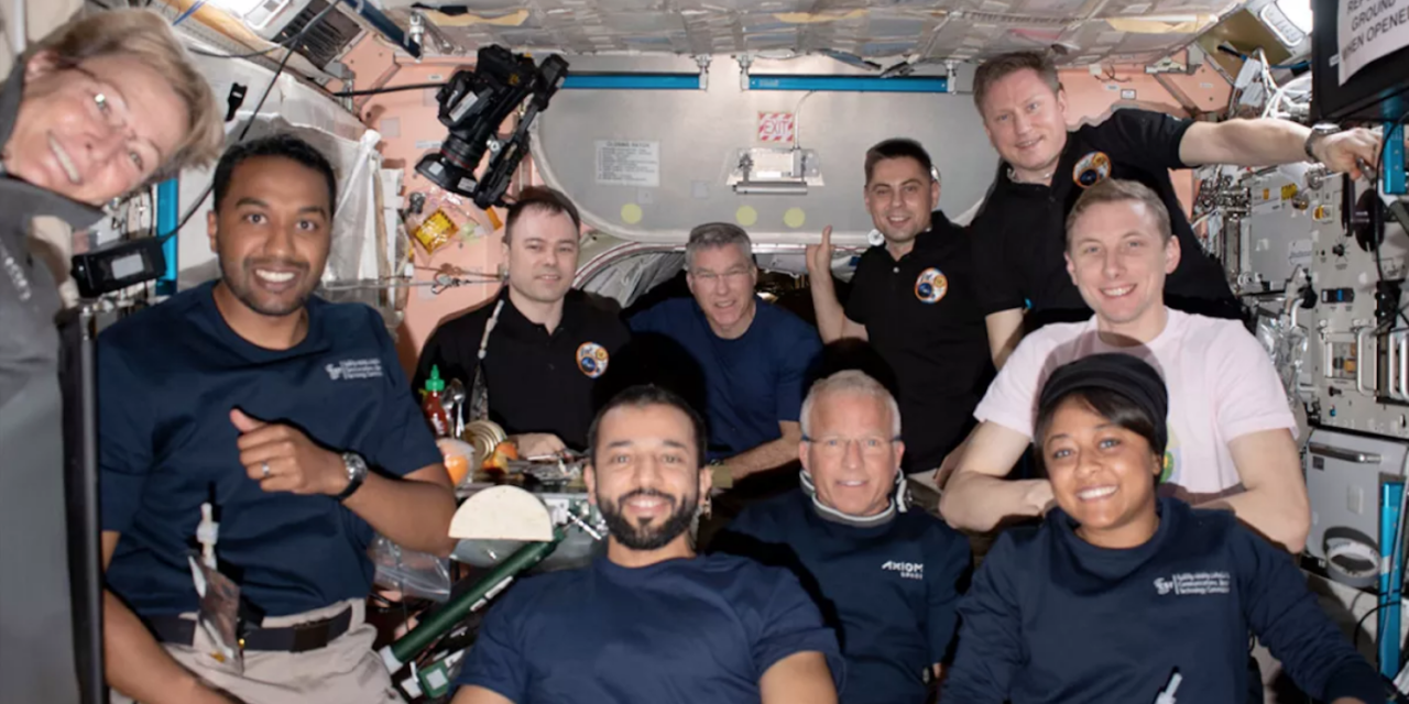 Record spaziale, 17 persone in orbita bassa
