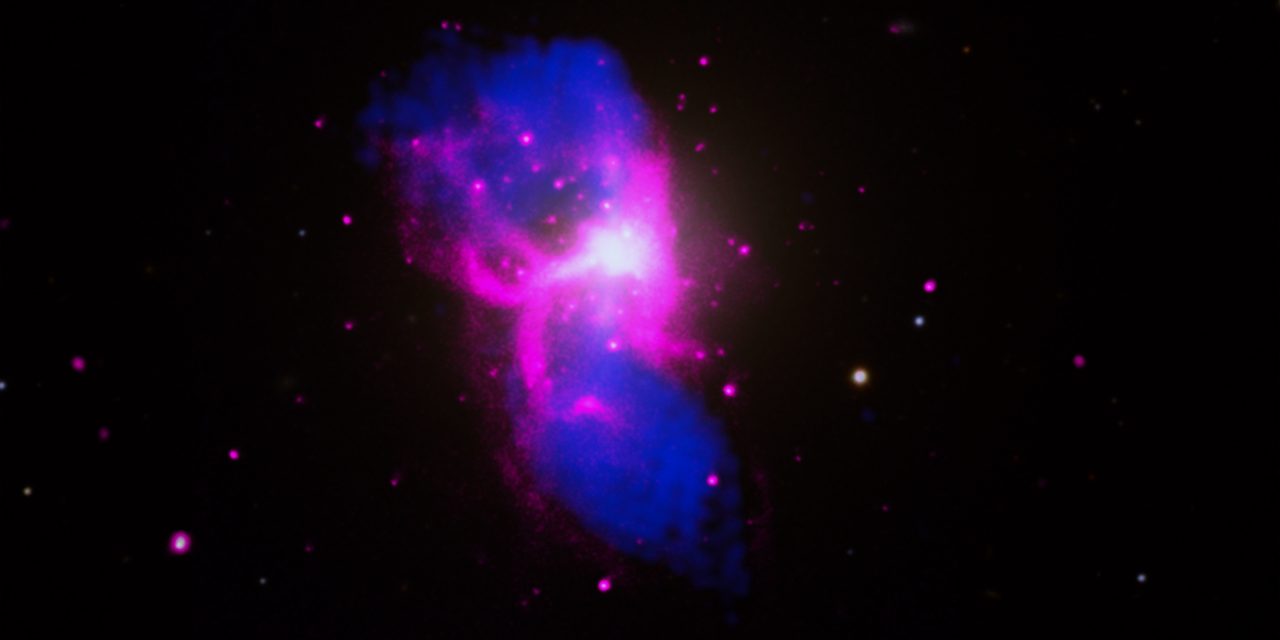 Esplosione di gas a forma di H per la galassia M84